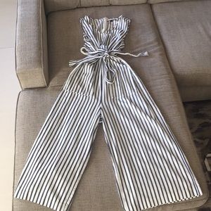 ✨Striped Jumpsuit ✨
